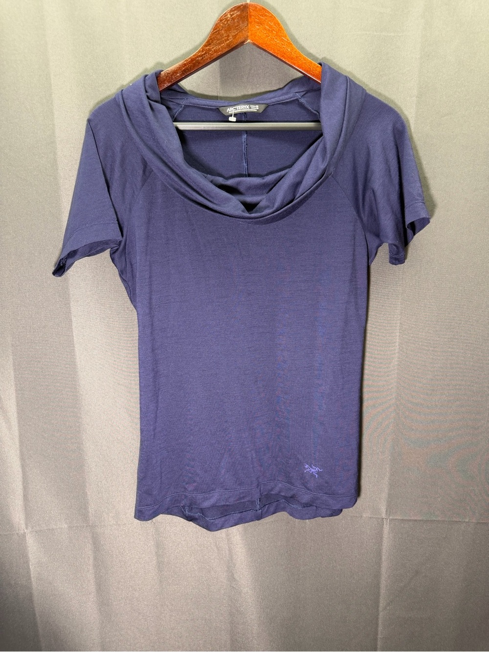 Arcteryx Shirt M Womens Wool Blend Cowl Neck Top Stretch Short Sleeve purple